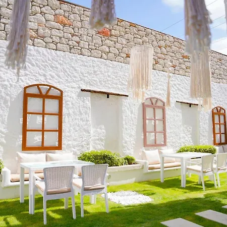 Otel Stone Garden Taş