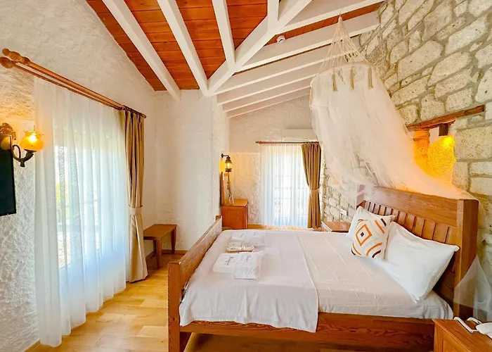 Stone Garden Taş 3*