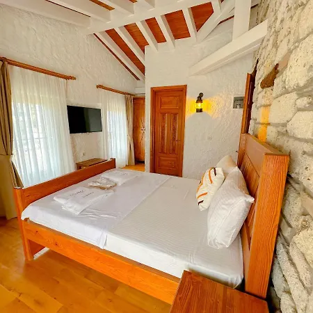 Otel Stone Garden Taş