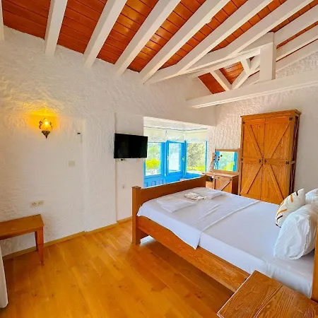 Stone Garden Taş 3*