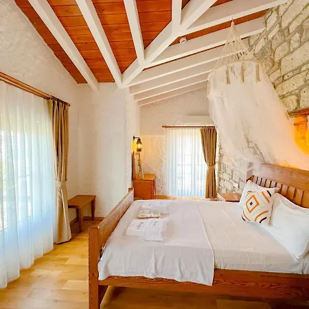 Stone Garden Taş 3*