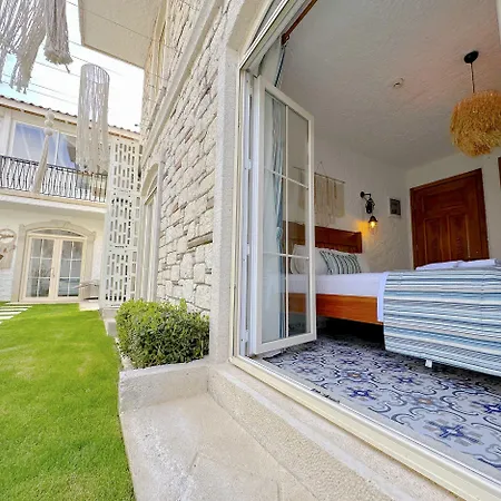 Stone Garden Taş 3*