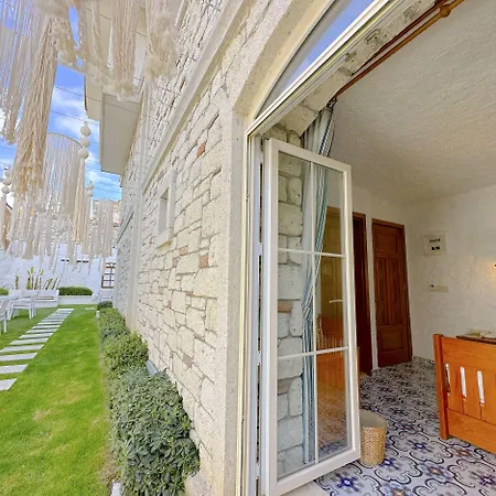 Stone Garden Taş 3*